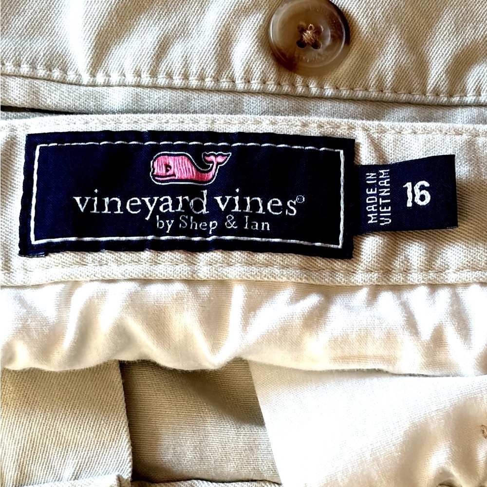 Vineyard Vines Boy’s 9” Breaker Short in Stone Size 16 - Picture 4 of 5
